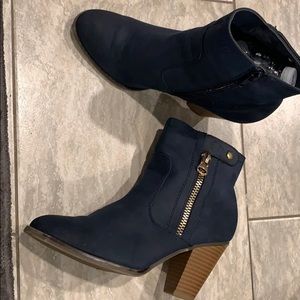 Apt 9 faux leather blue booties